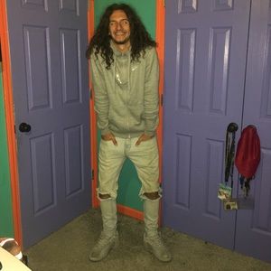 Meet your Posher, Grant